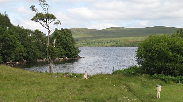 Loch Naver, Grumore A small bay beside the broch.