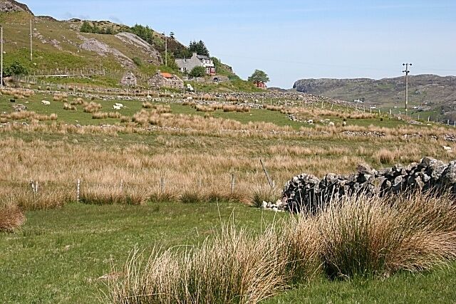 Achlyness The croft land at Achlyness is confined to a narrow area between the crags and the loch shore below.