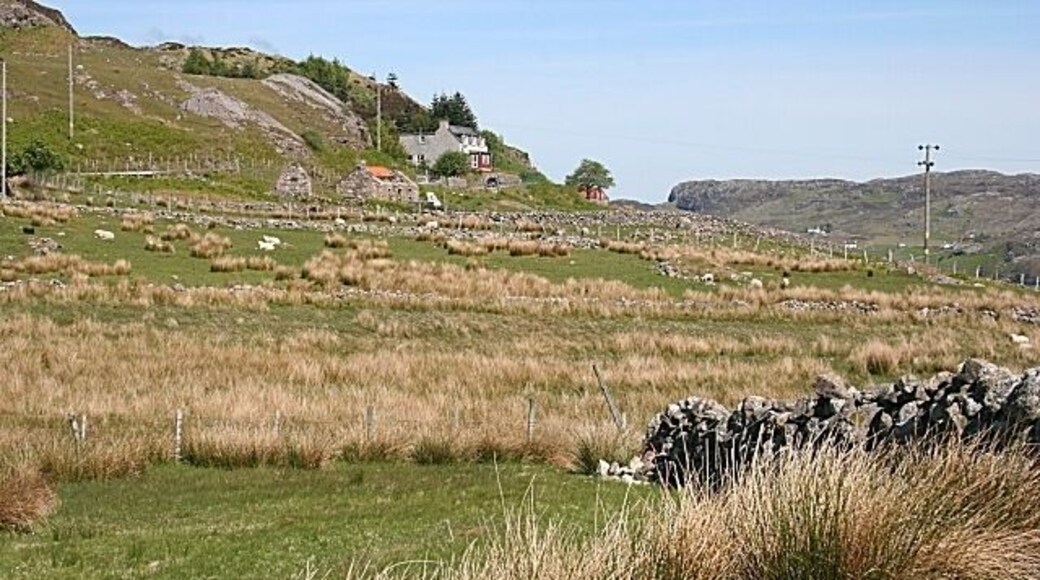 Achlyness The croft land at Achlyness is confined to a narrow area between the crags and the loch shore below.