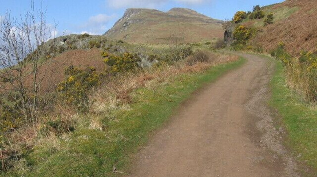 Track up Myreton Hill looking towards Dumyat