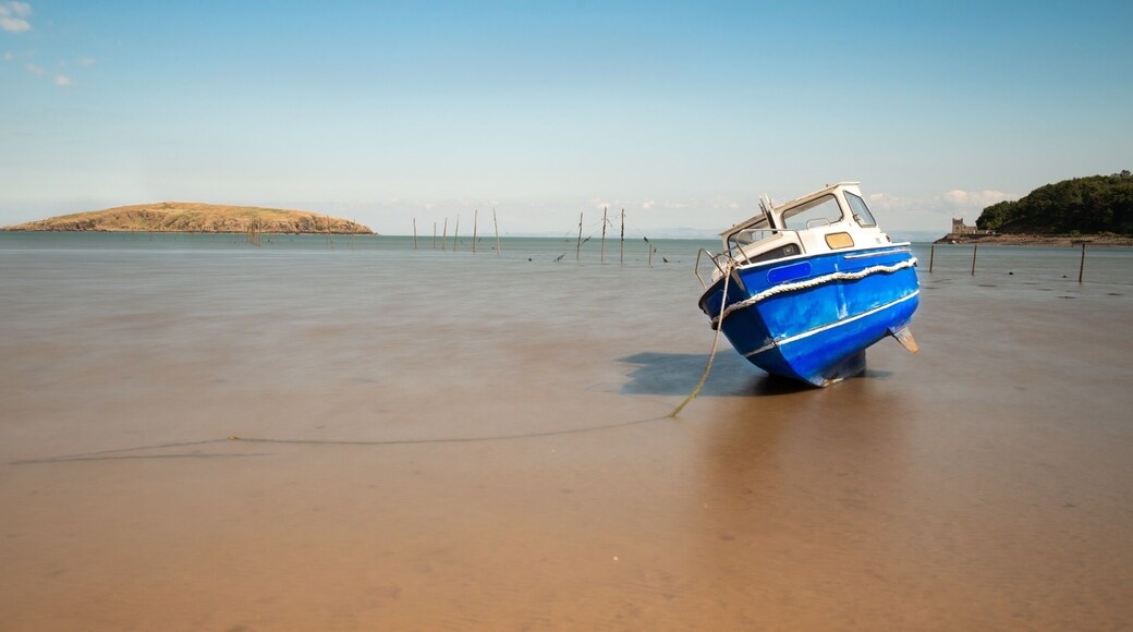 Lovely little dead end road on the the coast. Very quiet with some beautiful photo opportunities.