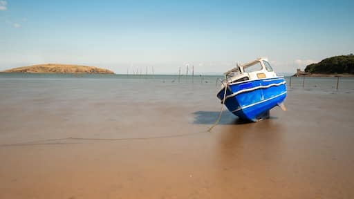 Lovely little dead end road on the the coast. Very quiet with some beautiful photo opportunities.