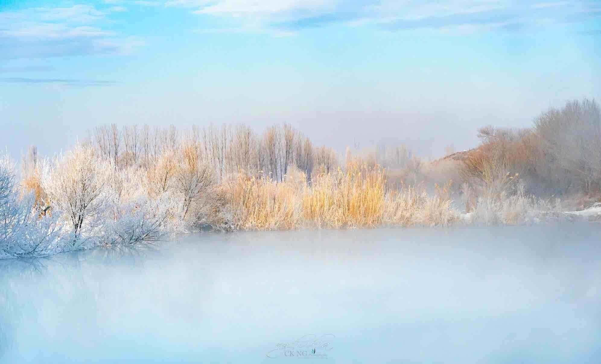 蓬莱仙境 Fairyland II 天鹅湖 Xinjiang 新疆 
与其拍摄一个东西，不如拍摄一个意念，与其拍摄一个意念，不如拍摄一个梦幻。——曼·瑞