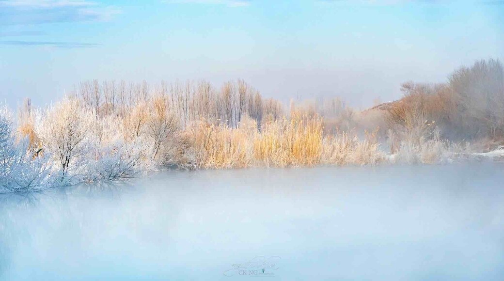 蓬莱仙境 Fairyland II 天鹅湖 Xinjiang 新疆
与其拍摄一个东西,不如拍摄一个意念,与其拍摄一个意念,不如拍摄一个梦幻。——曼·瑞