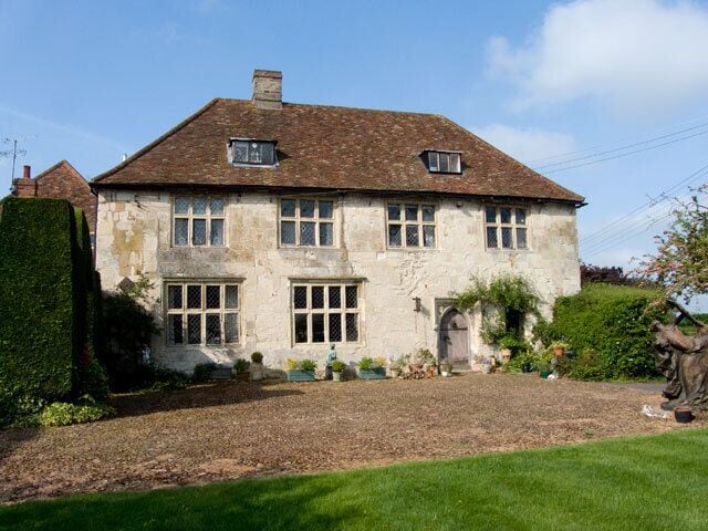 Hinxworth Place Early Morning Wikipedia article: http://en.wikipedia.org/wiki/Hinxworth_Place