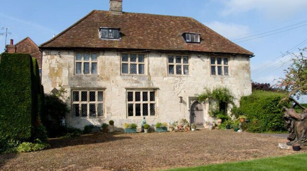 Hinxworth Place Early Morning Wikipedia article: http://en.wikipedia.org/wiki/Hinxworth_Place