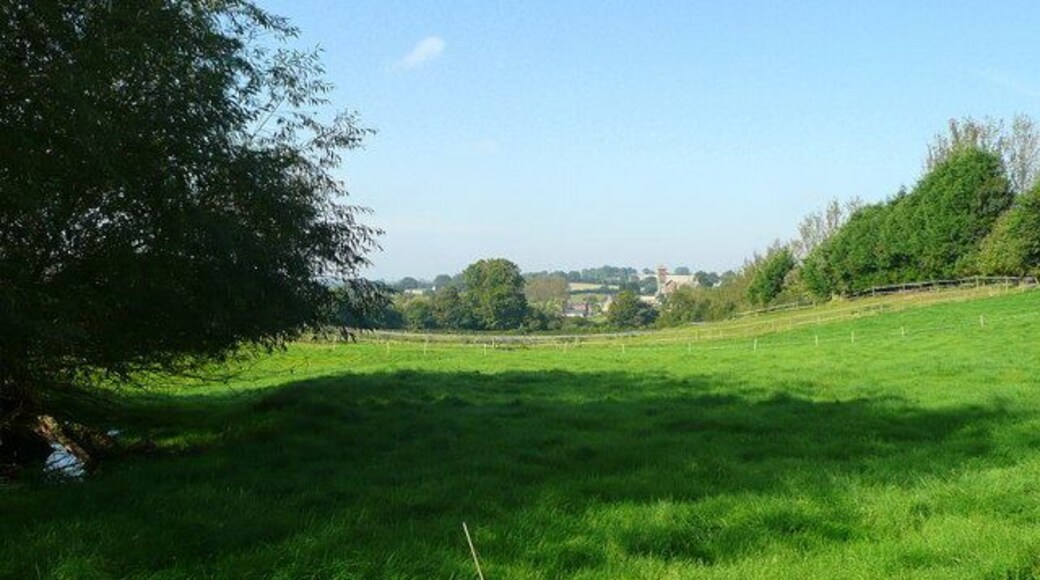 View west from Ruxton Looking towards Hoarwithy along the line of a shallow valley.