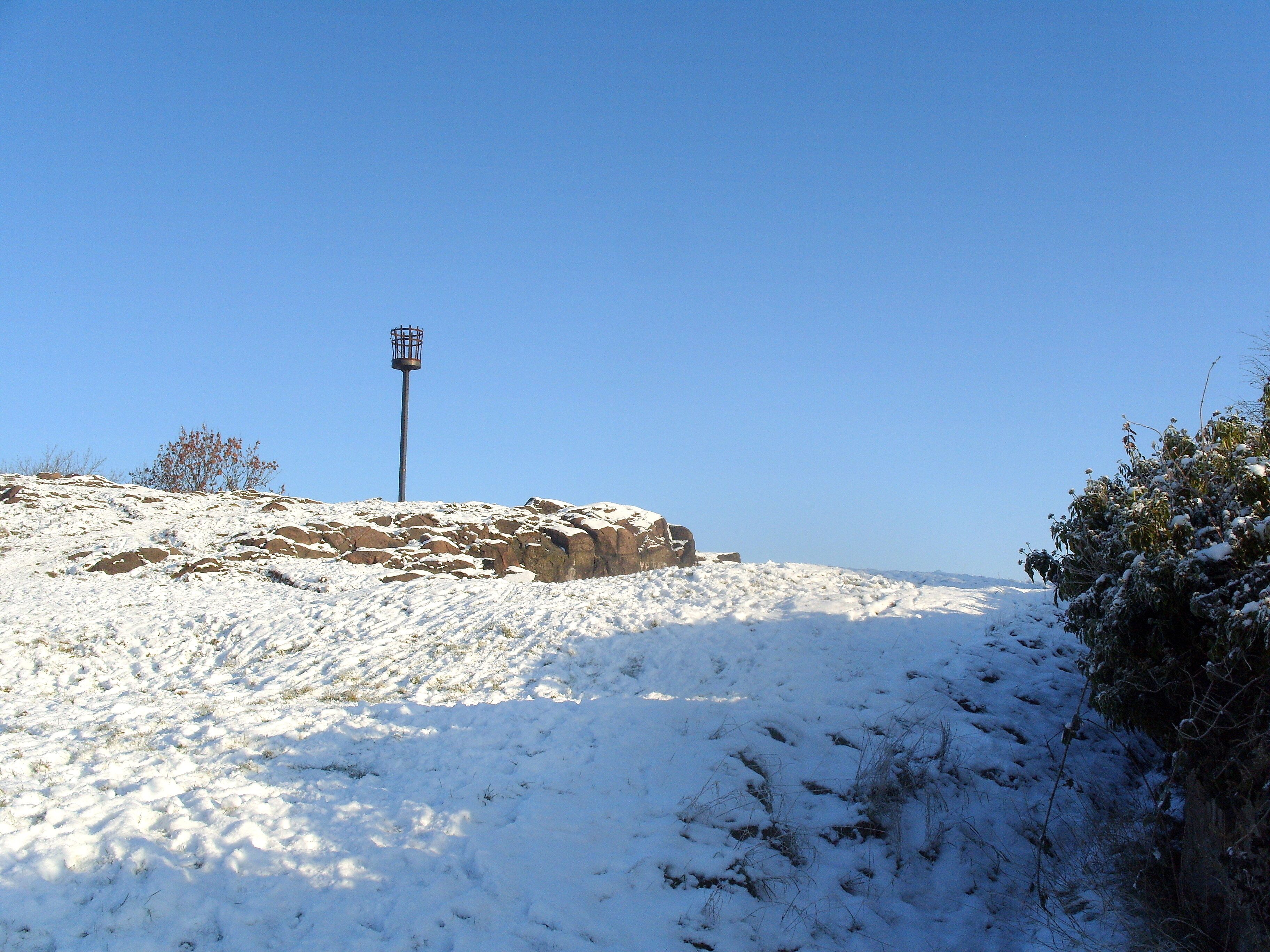 Mountsorrel motte and bailey castle Wikidata has entry Q17649693 with data related to this monument.