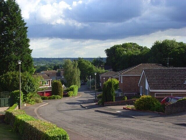 Bay Tree Rise, Tilehurst A view of the Kennet valley from suburbia to the west of Reading.