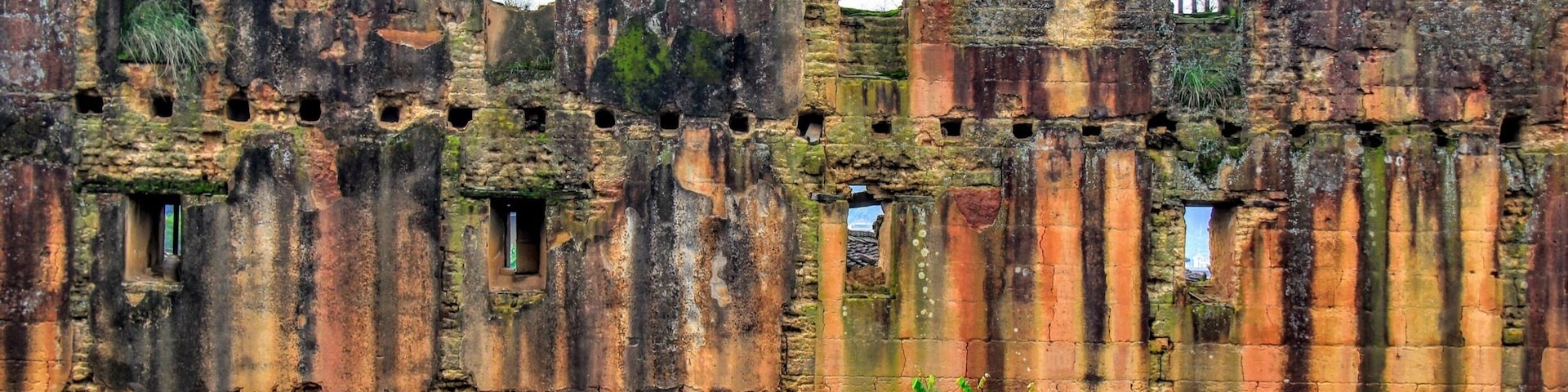 Beautiful burn down wall remain - lonely Earth #red #redphoto #travel #China #architecture