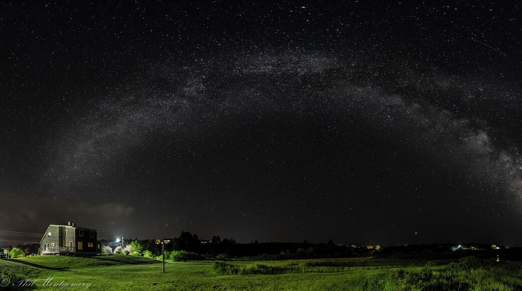 We stayed a week in this quiet home visiting the area. The area is blessed with beautiful day and night views. Photo taken with a Canon 5D MkIV, 14mm, f2.8 ISO 3200, 7 each 15 exposures, stitched into a panorama.
