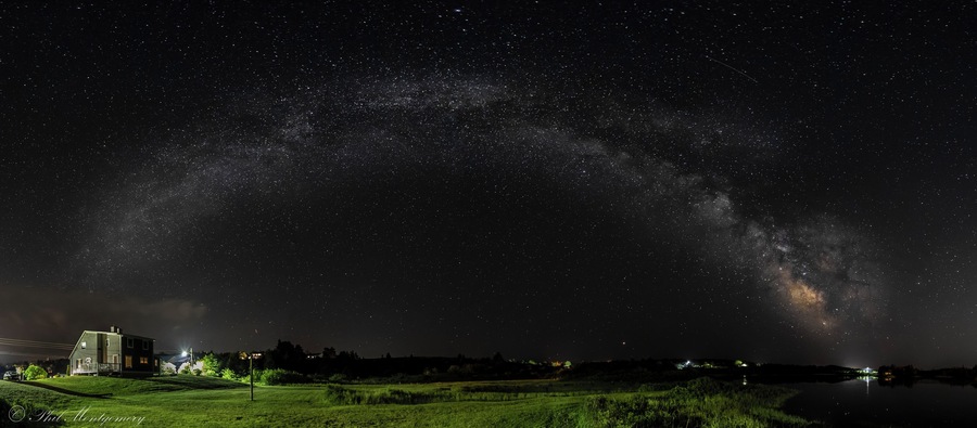 We stayed a week in this quiet home visiting the area. The area is blessed with beautiful day and night views. Photo taken with a Canon 5D MkIV, 14mm, f2.8 ISO 3200, 7 each 15 exposures, stitched into a panorama.