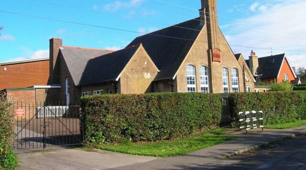 Chiddingly County Primary School Located in the hamlet of Muddles Green which is within the parish of Chiddingly.