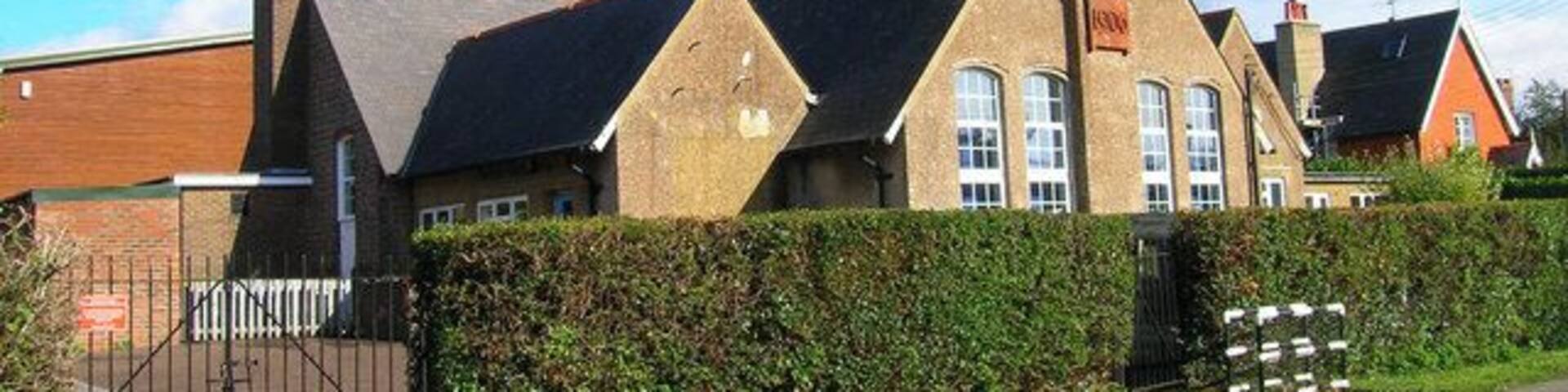 Chiddingly County Primary School Located in the hamlet of Muddles Green which is within the parish of Chiddingly.