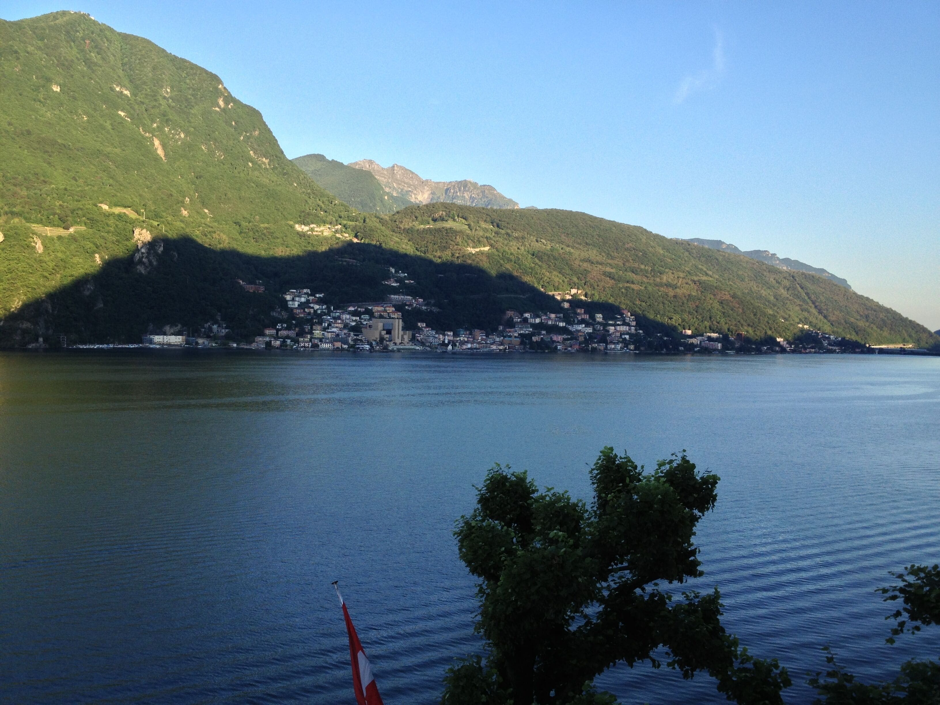 Вид на Campione из ресторана