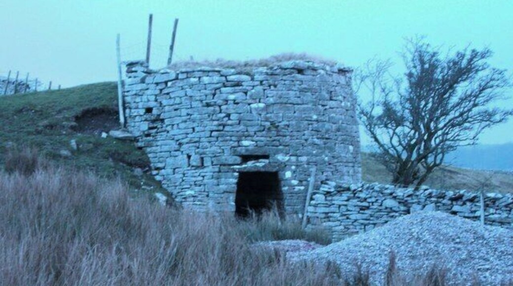 Lime Kiln south of Beckstones farm.