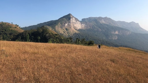 The Kanive View Point overlooking Rani Jheri and Ballalarayana Durga fort