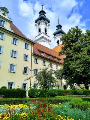 A hidden treasure in Germany, the Zwiefalten Münster is located in a beautiful setting, nestled in a small valley on the Schwäbische Alb. #lifeatexpedia #Germany