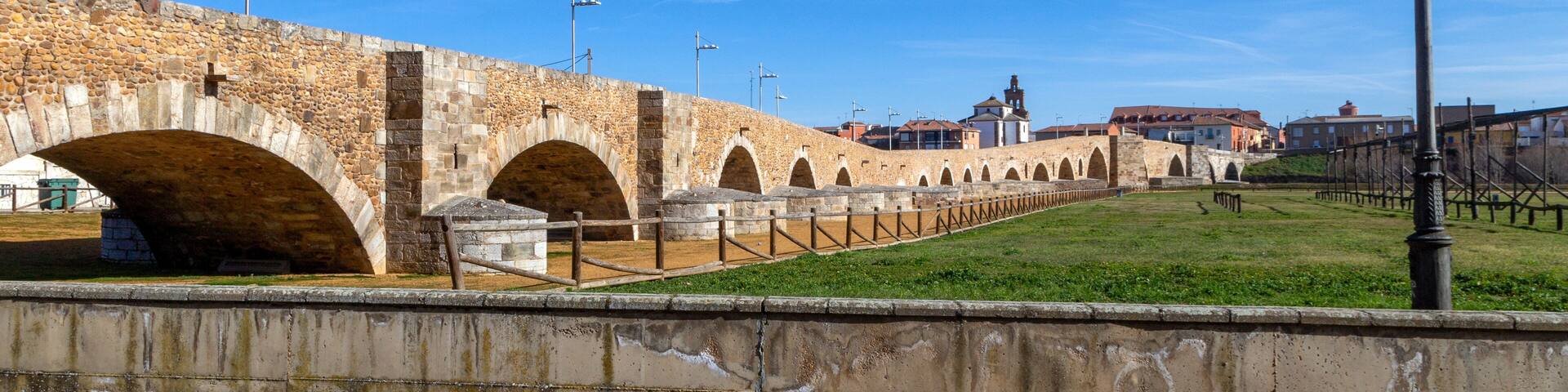 Bridge of the honorable passage (13th century). Hospital de Órbigo, Leon, Spain.