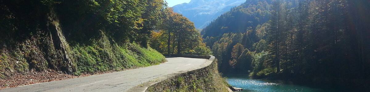 Petit lac, dans la montée du Somport