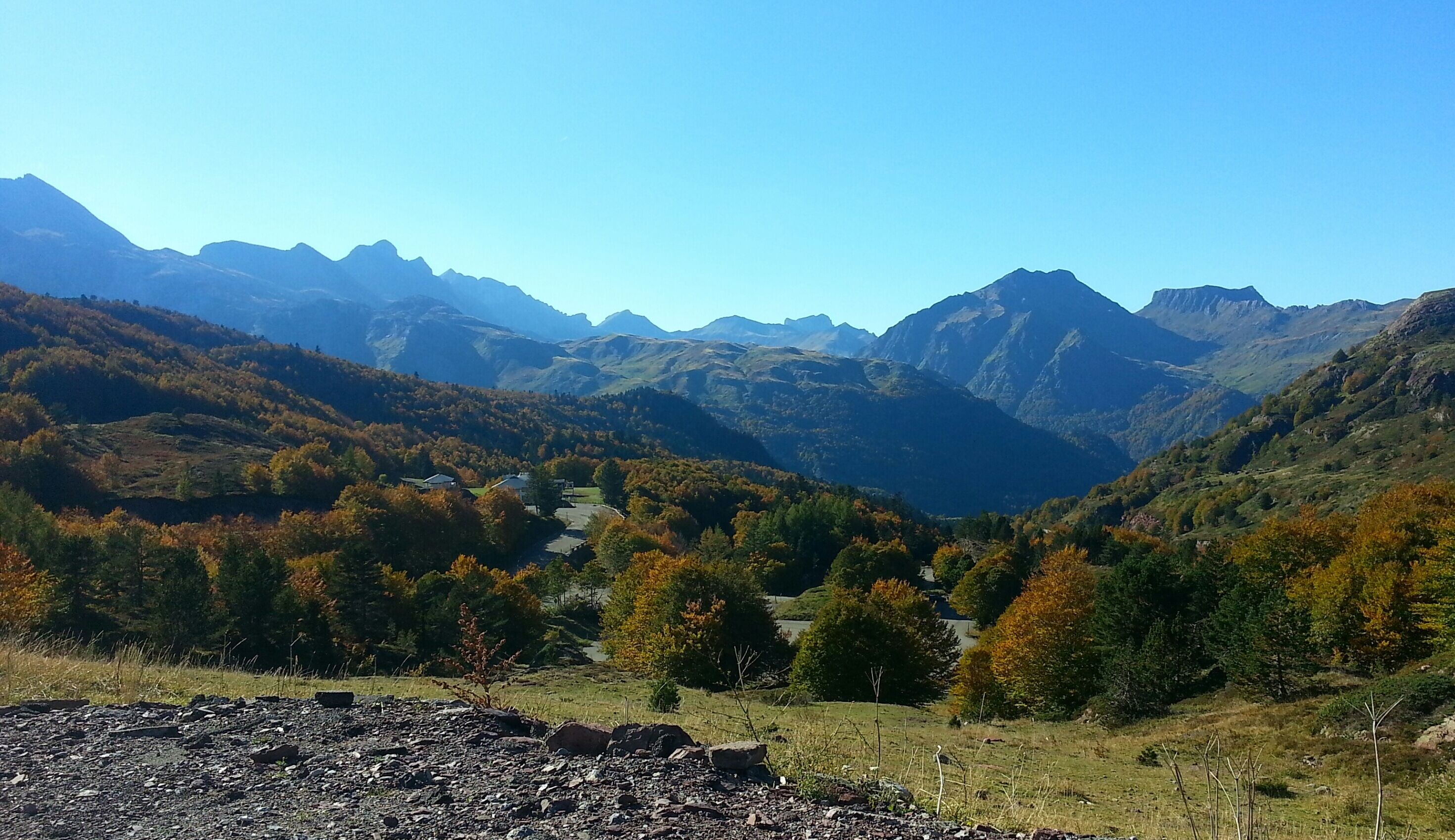 En amont de Peyrenère, vue nord-ouest