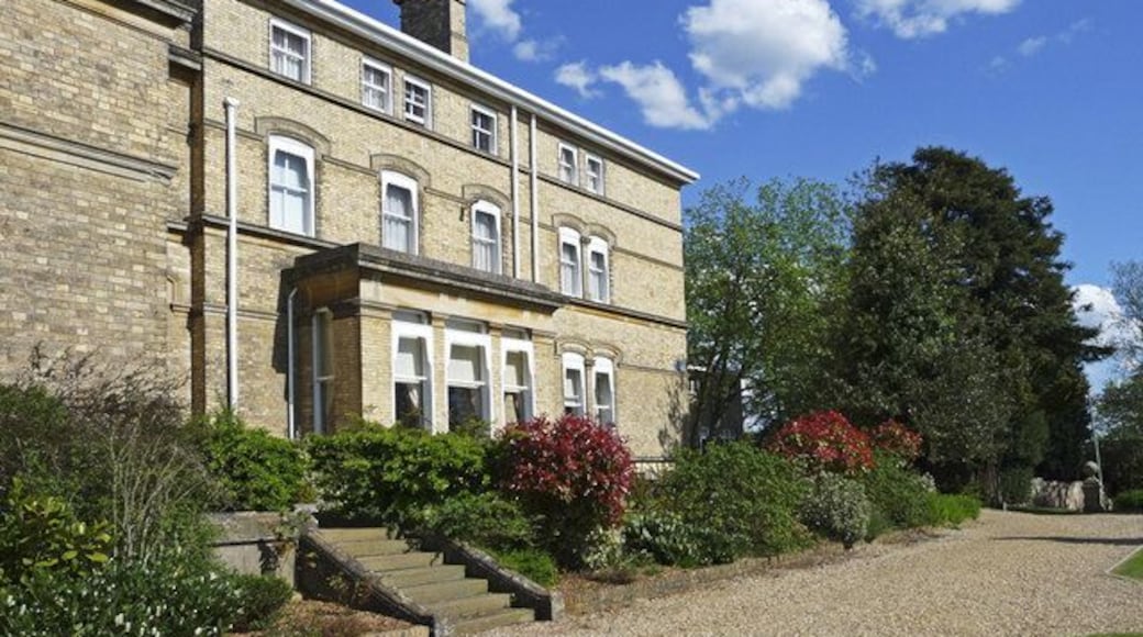 Ponsbourne Park Hotel, Newgate Street, Hertfordshire South-west elevation of Ponsbourne Park Hotel. The hotel is currently owned by Tesco.