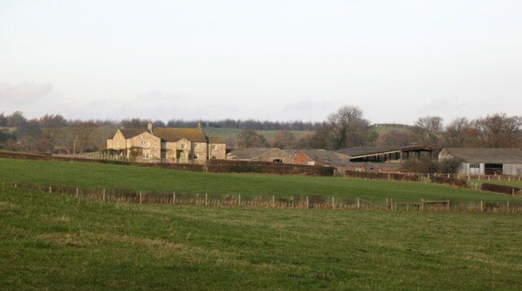 Oak Stile Farm Farm in pastoral country just to the west of Grewelthorpe.