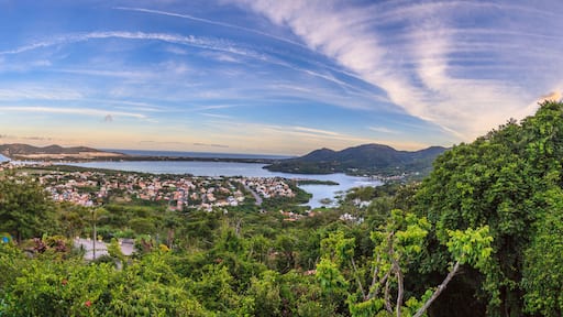 Panoramaaufnahme aud Lagoa da Conceição bei Florianopolis aus erhöhter Perspektive fotografiert tagsüber in Brasilien im September 2014