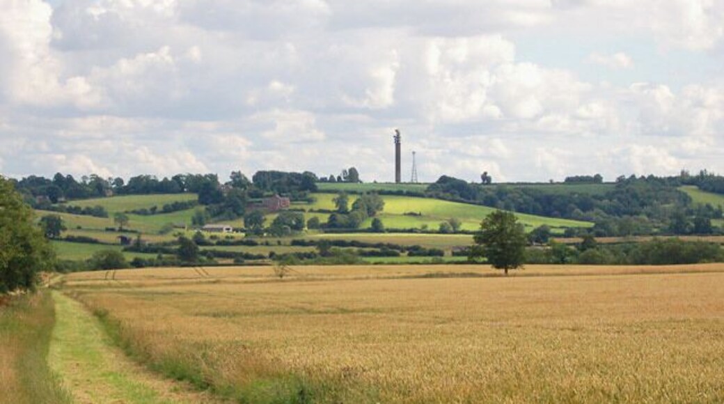 Looking south from Lower Farm to Hellidon Hill telecoms masts