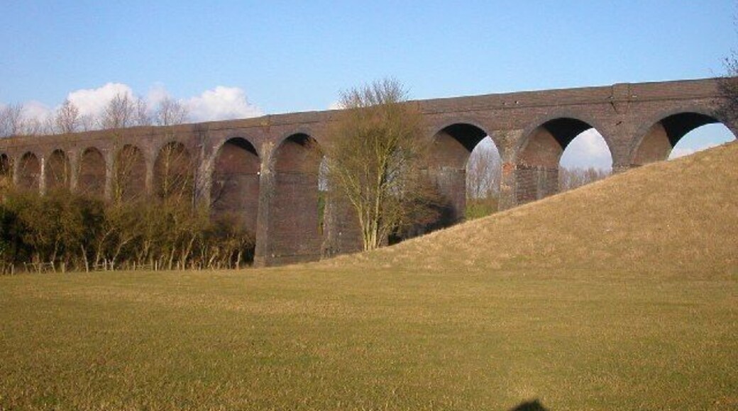 Lower Catesby, railway Viaduct over the river Leam