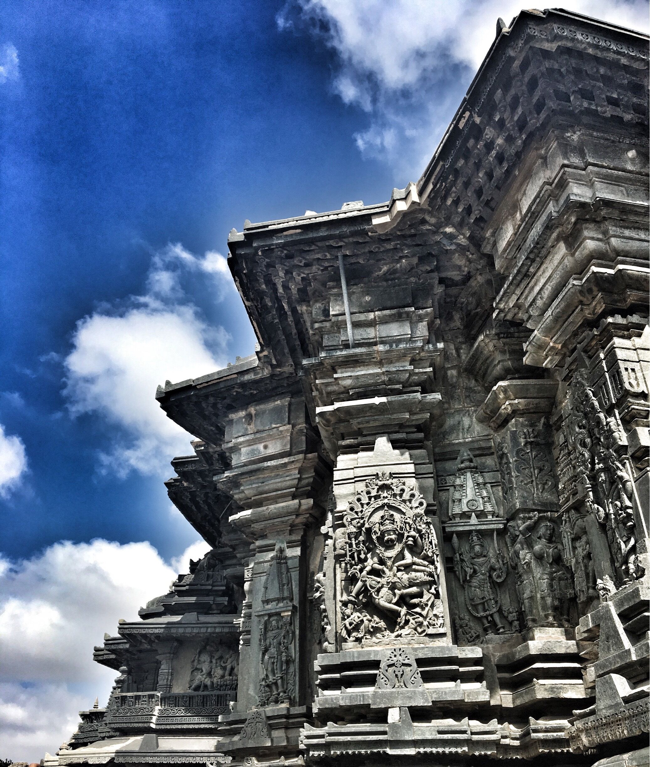 The Chennakeshava Temple, originally called Vijayanarayana Temple was built on the banks of the Yagachi River in Belur, by the Hoysala King Vishnuvardhana.Chennakesava is a form of the Hindu god Vishnu.
#heritage #temples #discovery