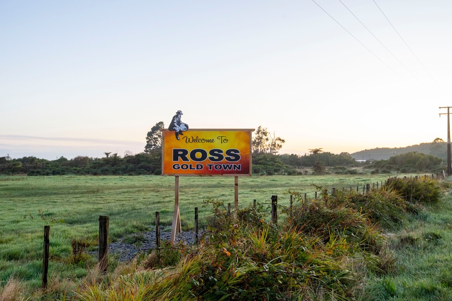 Ross Gold Town Sign - New Zealand