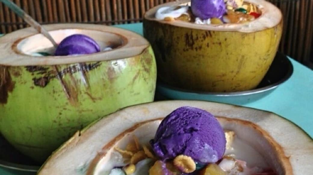 Halo-halo treat for merienda! #snack #merienda #food