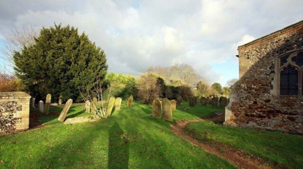 St Nicholas, Feltwell, Norfolk - Churchyard