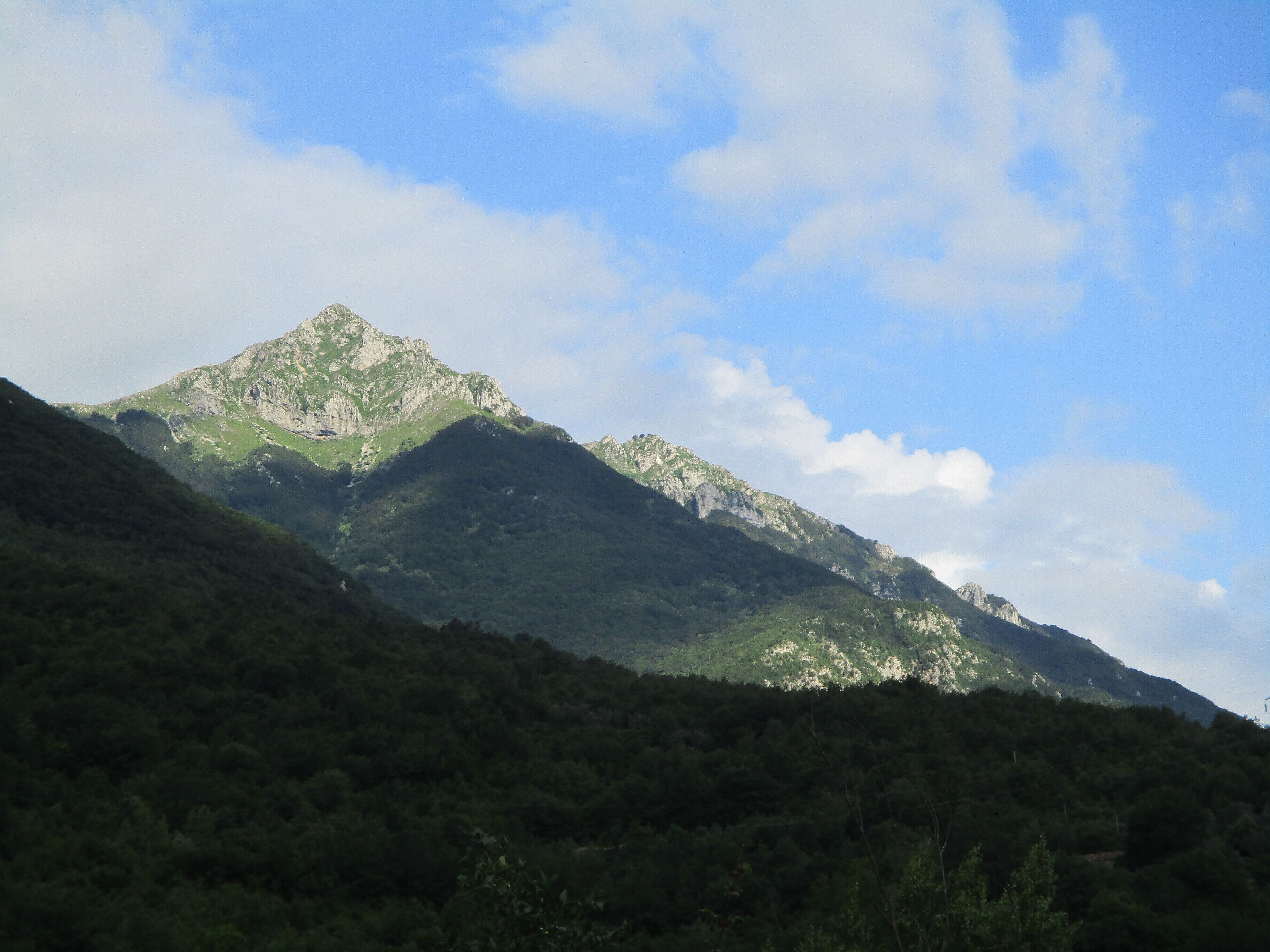 Il Pizzo Deta visto da Collepiano di Balsorano