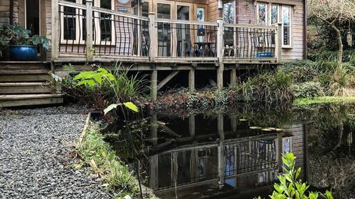 The tea house a nice weekend retreat
https://www.hideaways.co.uk/cottages/h627