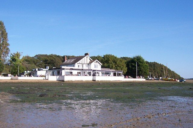 Folly Inn - Isle of Wight The famous pub situated on the east bank of the River Medina. If you come by water you have to take a water taxi to get ashore. Good variety of food available. Very popular on this rare nice day in 2008.