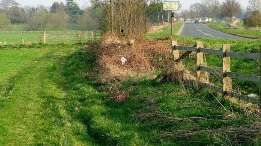 New Footpath Recently created footpath from Sleningford to North Stainley adjacent to the A6108.