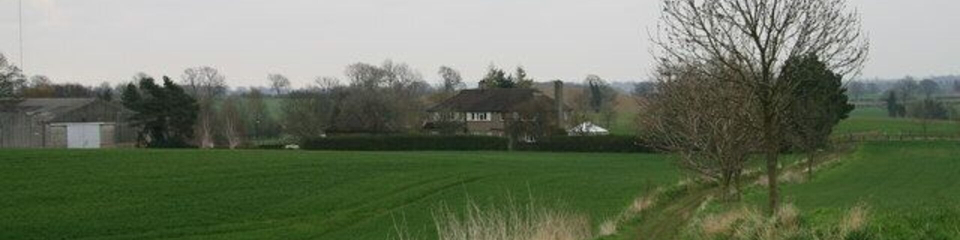 Corner Farm The track from the end of Sharow Lane rises to nearly 44m giving expansive views to the South, before descending to Corner Farm on the western edge of Copt Hewick.