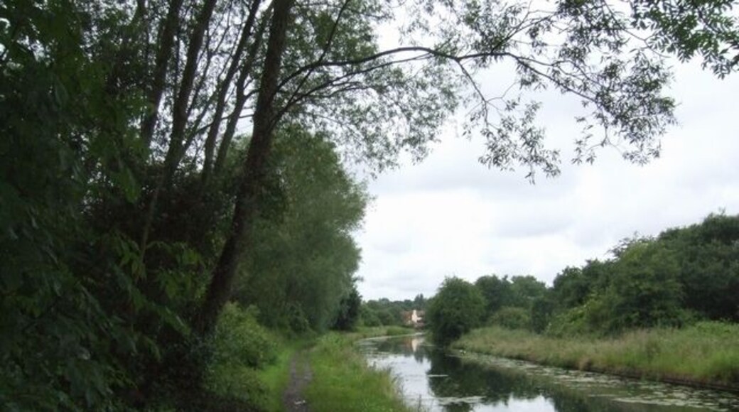 Loop on the Wyrley and Essington Canal The Curly Wyrley lives up to its nickname as it approaches Walsall.