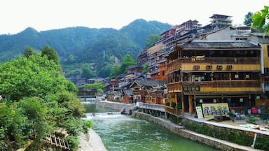 Impression in Xijiang #Miao Ethnic village of Guizhou,China.
https://twitter.com/Beautifulgx