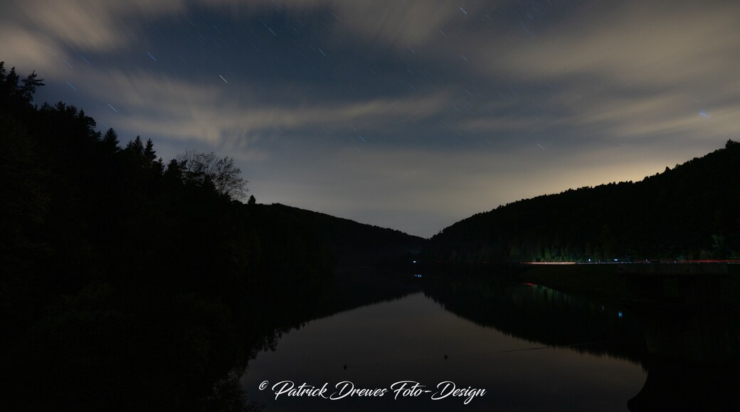 Stausee bei Nacht