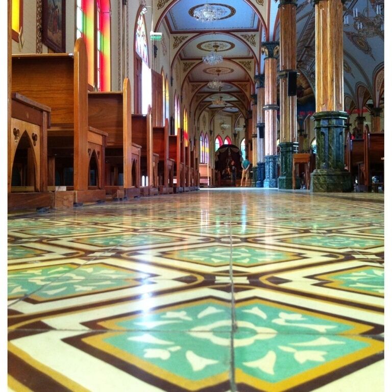 Inside iglesia de zarcero