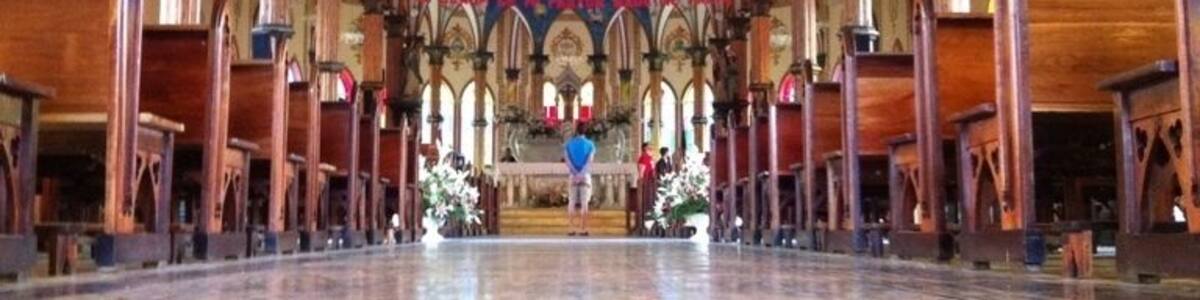 Inside iglesia de zarcero