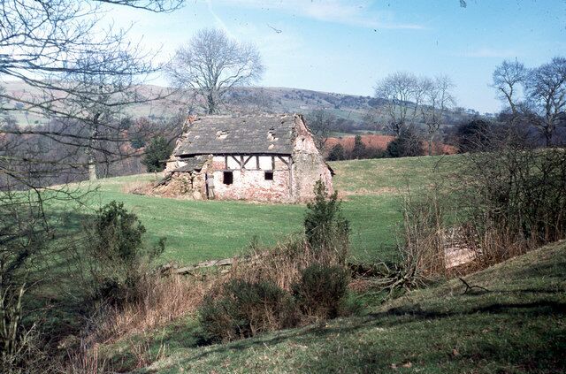 Dumkins Farm Taken Winter 1978 This farm is now demolished and only an old byre remains on the site. (See photo taken from north Winter 1978)