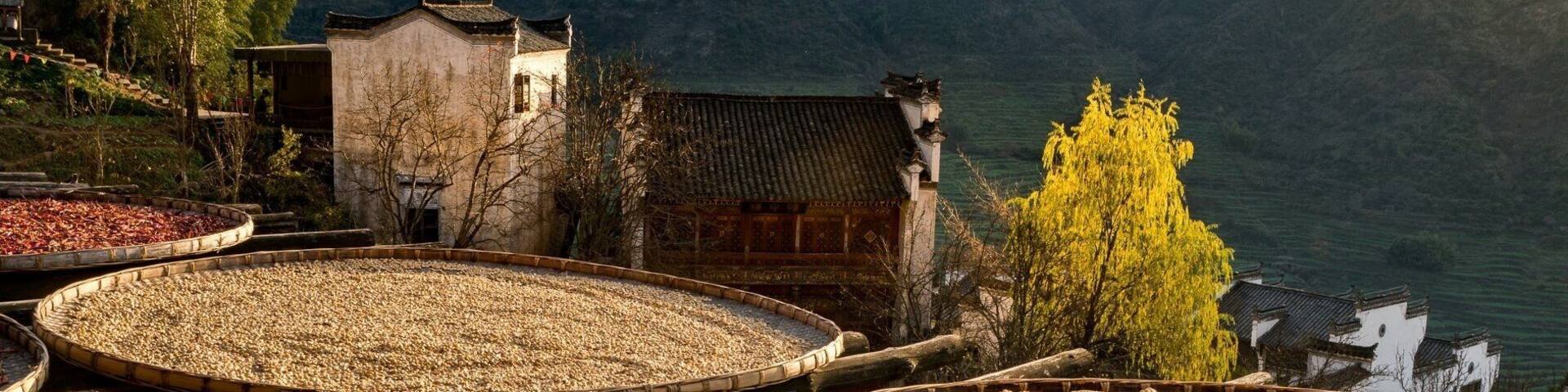 篁岭晒秋人家 Traditional Farmer II Huangling village-Anhui
"人生過客匆匆,相機抓住每個剎那,與我擦肩而過的人和事"