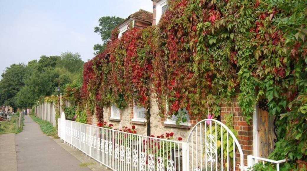 River front cottage near Sandling