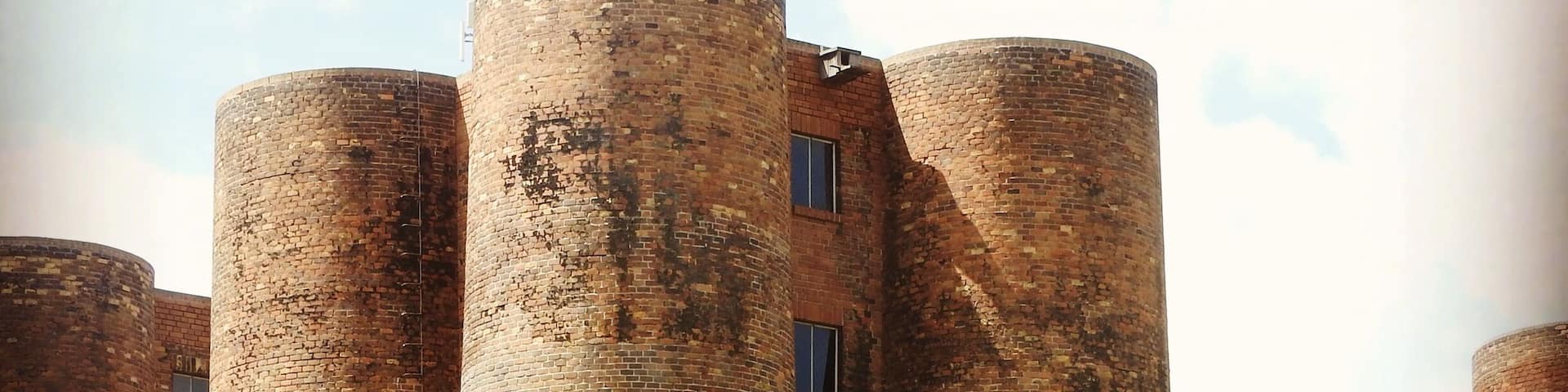 A Brown carbon kokseri from the early 1950:s - now protected culture building. One of the most strange buildings I ever seen😳 #Details Photo Sweepstakes