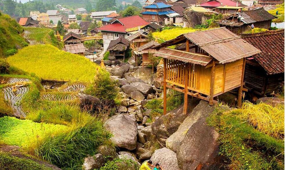  The world's unique "#StonePeople"
—— #QingshanVillage in the Rongshui Miao Autonomous County of China.
#柳州融水苗族青山寨——"石上人家"

https://twitter.com/Beautifulgx