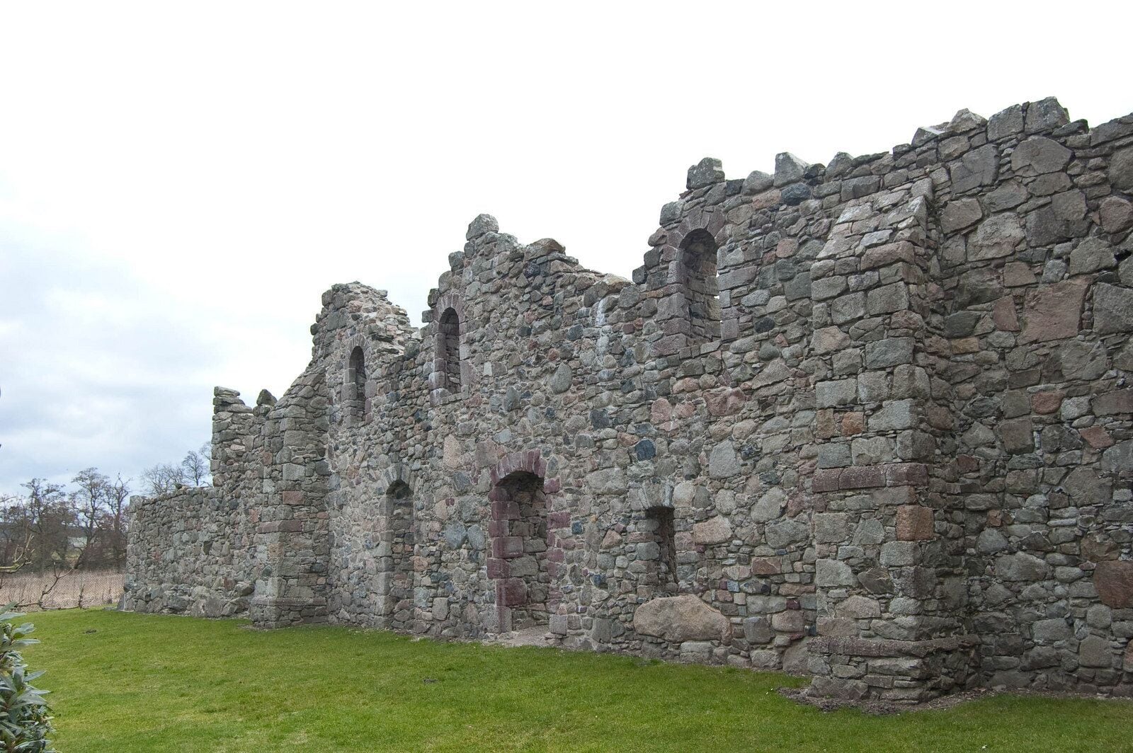 Deer Abbey: ruin of the refectory